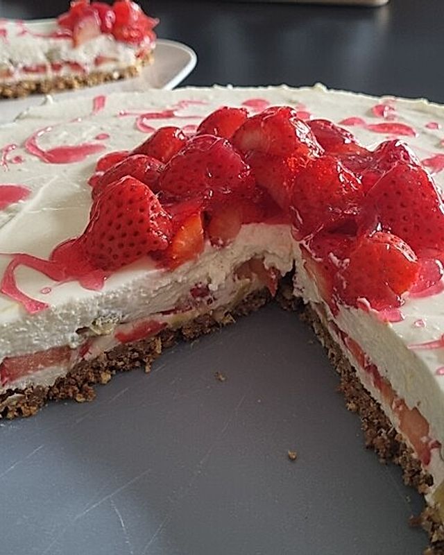 Erdbeer-Rhabarber-Cheesecake