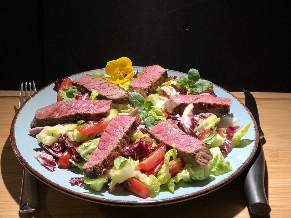 Bunter Salat mit Steakstreifen von SessM| Chefkoch