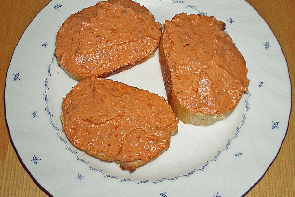 Schafskäsecreme mit Knoblauch