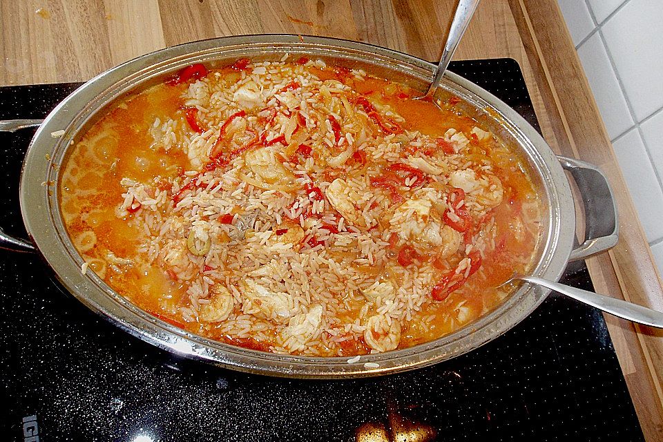 Brasilianische Fischpfanne mit Reis