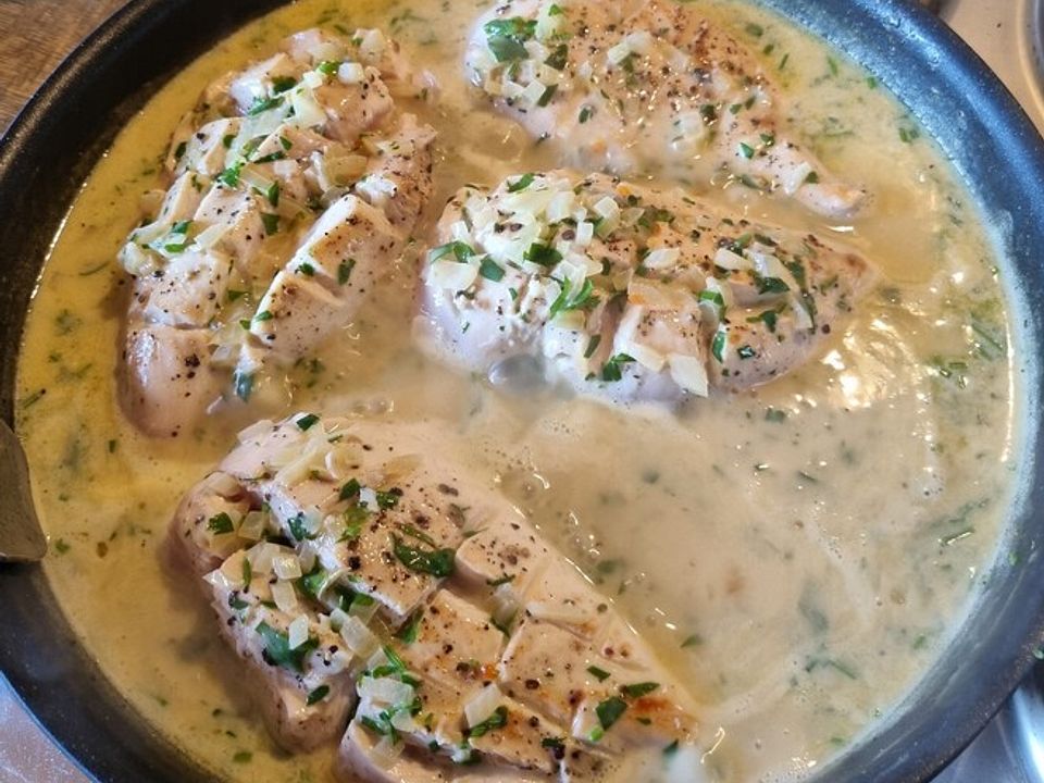 Hähnchenbrust in milder Zwiebel-Sahnesauce von Security86| Chefkoch