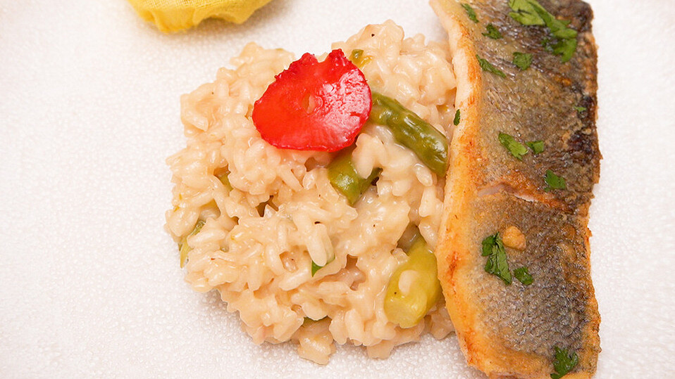 Loup de Mer, Spargel, Risotto, Champagner von DasperfekteDinner
