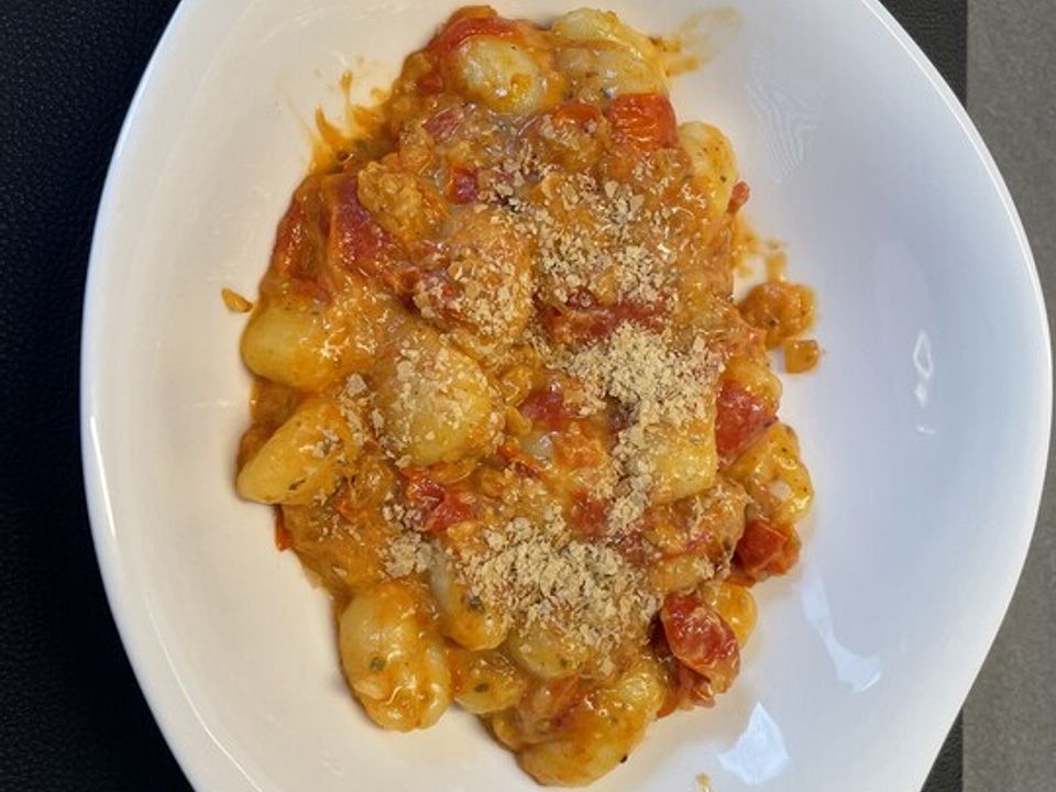 Käse-Gnocchi mit geschmolzenen Tomaten von Xariki| Chefkoch