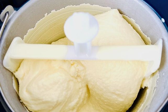 Joghurt-Zitroneneis für die Eismaschine von Nora02583| Chefkoch