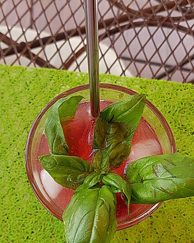 Erdbeer Basilikum Cocktail - mal was anderes als Hugo
