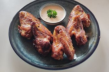 Buffalo Chicken Wings mit Ranch-Sauce