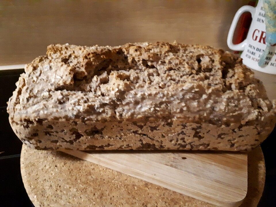 Vollkornbrot mit Haferflocken und Walnüssen von micke_simi| Chefkoch