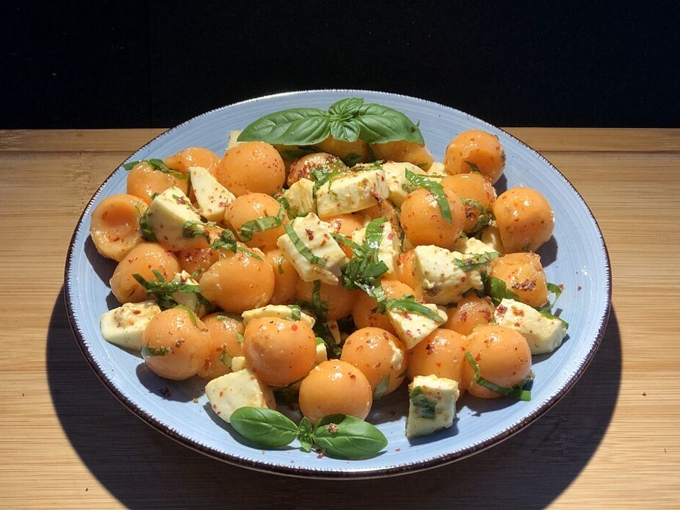 Sommersalat Mit Melone Und Mozzarella Von SessM Chefkoch sommersalat-mit-melone-und-mozzarella-von-sessm-chefkoch