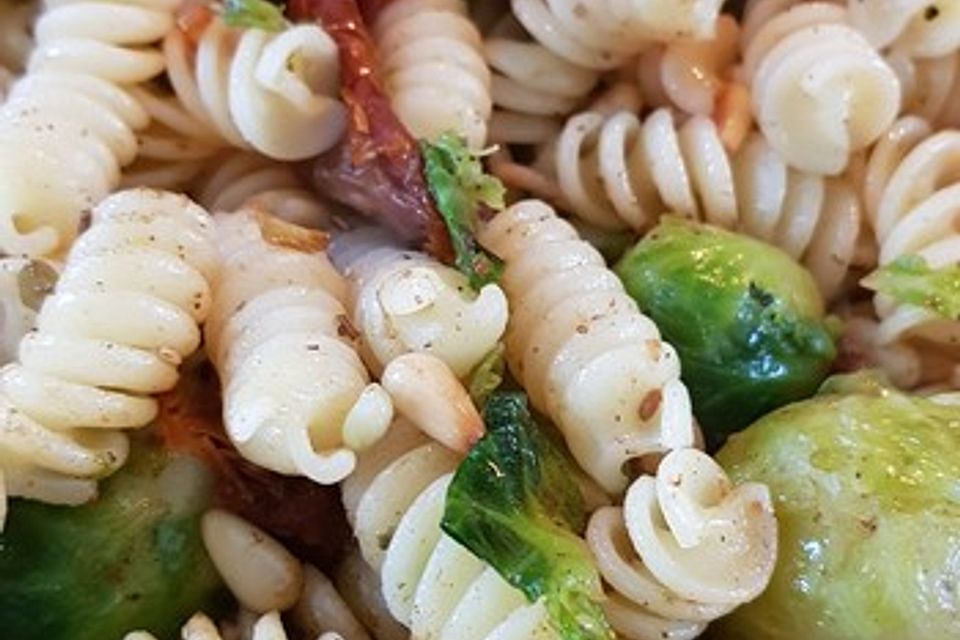 Gnocchi-Pfanne mit Rosenkohl