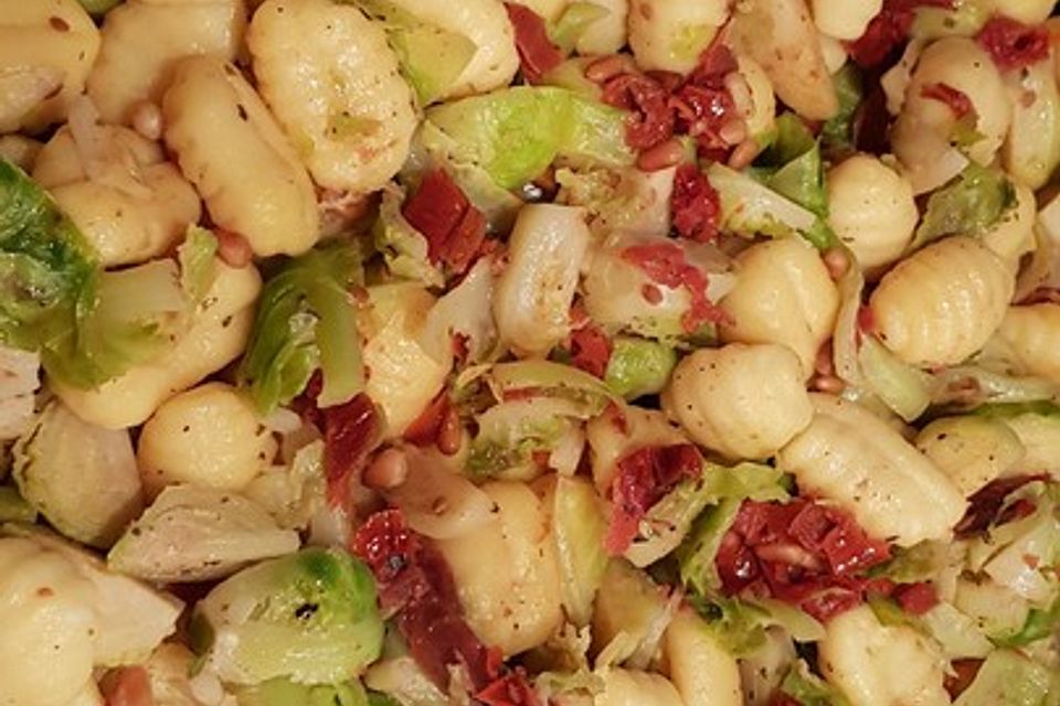 Gnocchi-Pfanne mit Rosenkohl