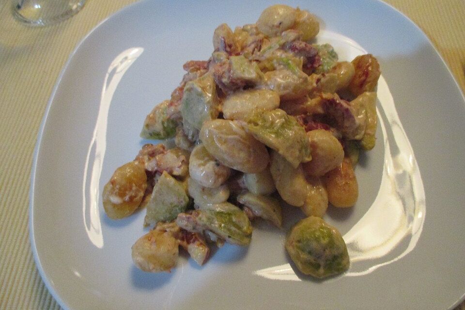 Gnocchi-Pfanne mit Rosenkohl