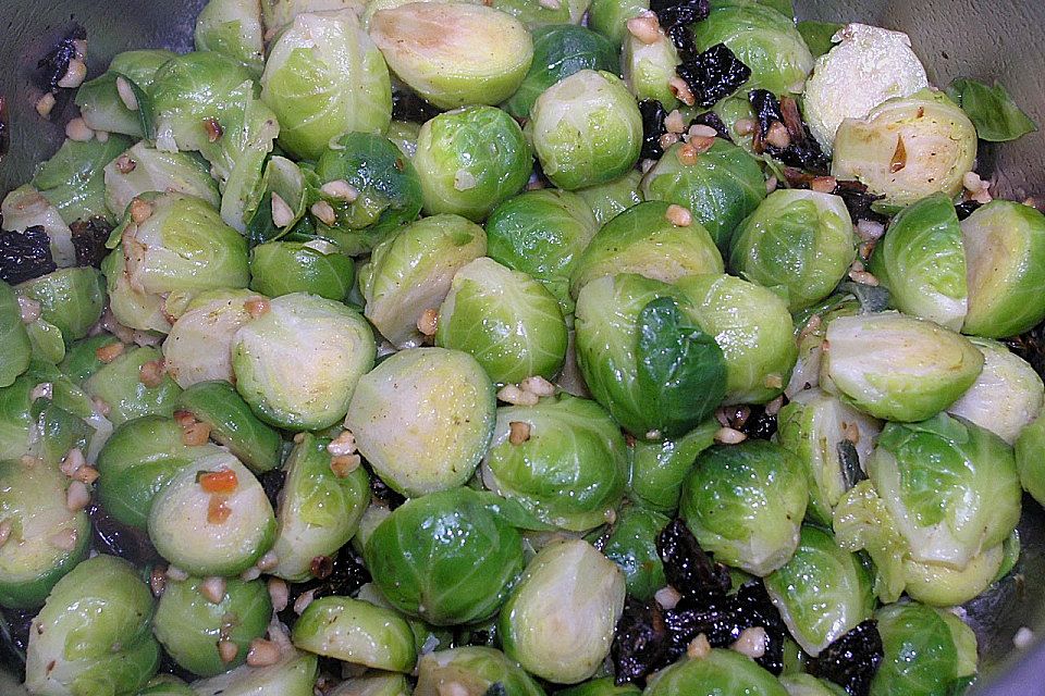 Gnocchi-Pfanne mit Rosenkohl