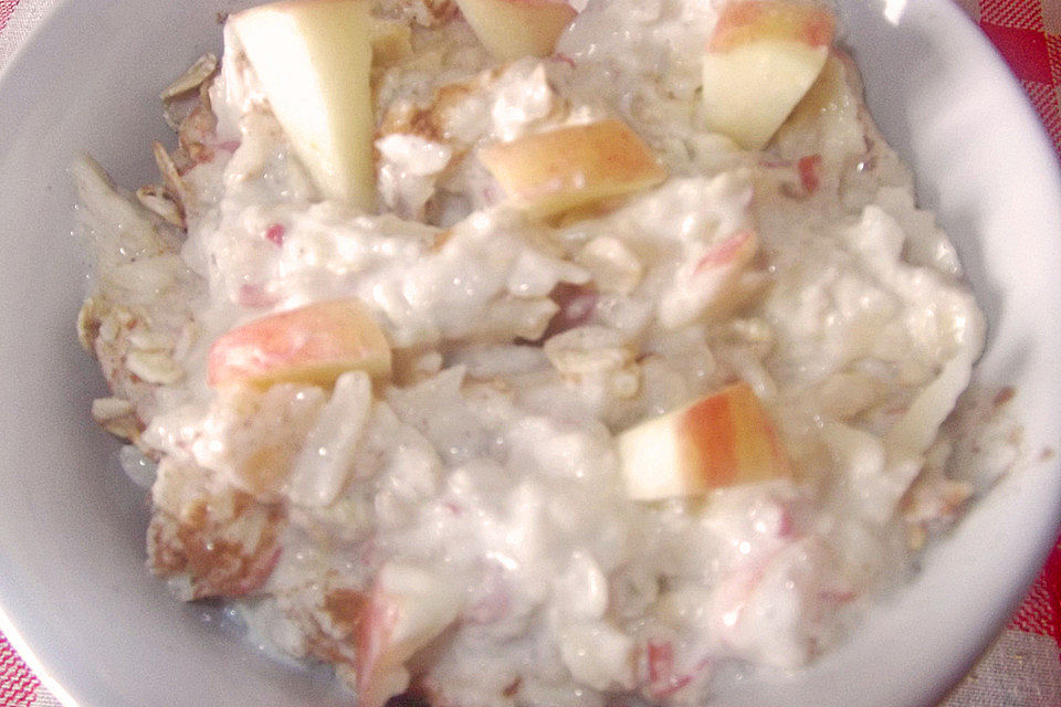 Apfel - Müsli Apfel - Müsli