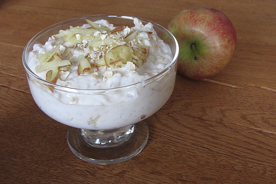 Apfel - Müsli Apfel - Müsli