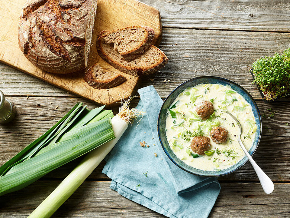 Käse-Lauch-Suppe mit Hackfleischklößchen von Milkana | Chefkoch