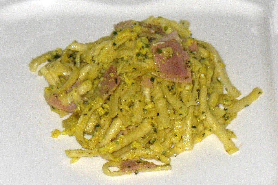 Gebratene Spätzle mit Schinken