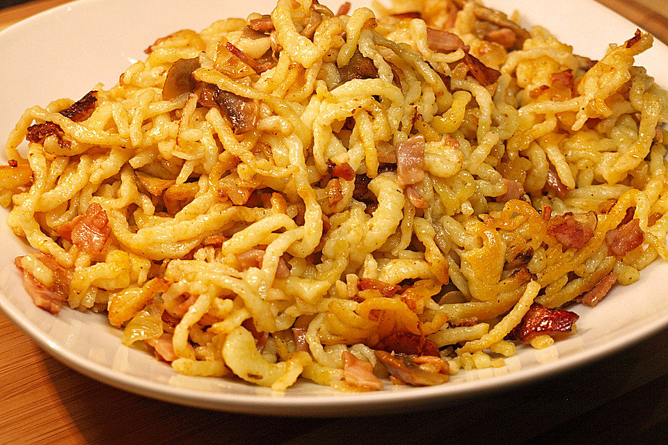 Gebratene Spätzle mit Schinken