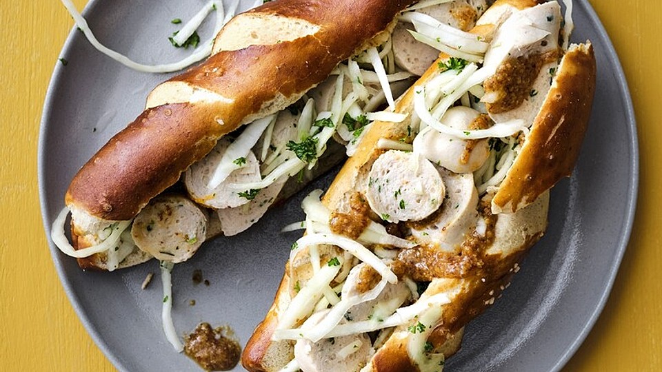 Laugen-Hotdog mit Weißwurst