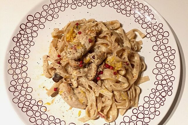 Bandnudeln mit Hähnchen und Orangen-Pfeffer-Soße von madam_chaos| Chefkoch
