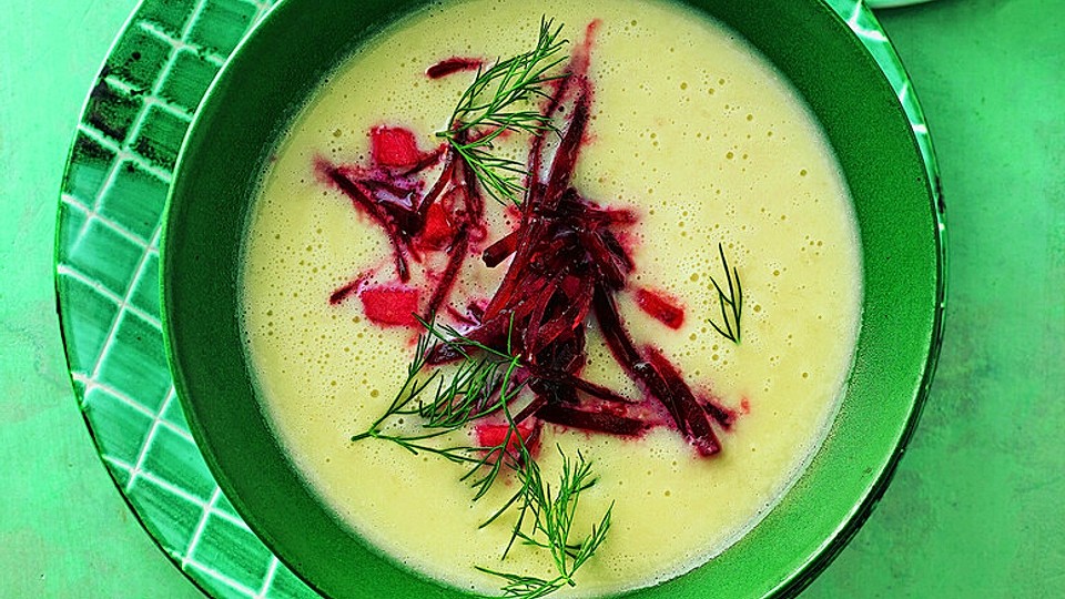 Selleriesuppe mit Rote-Bete-Apfel-Relish