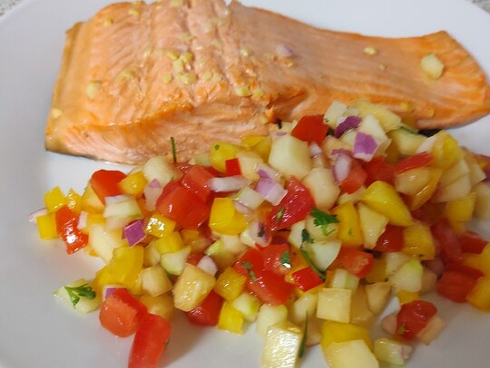 Gebackener Ingwer-Lachs mit Regenbogen Salsa von Lovemyfood| Chefkoch Gebackener Ingwer-Lachs mit Regenbogen Salsa von Lovemyfood| Chefkoch