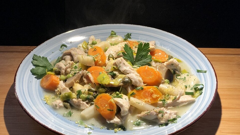 Hühnerfrikassee - schnell und einfach gemacht von bienejanka