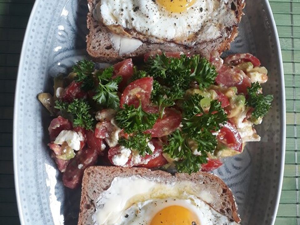 Tomaten-Avocadosalat mit Spiegelei von schrambergerin| Chefkoch Tomaten-Avocadosalat mit Spiegelei von schrambergerin| Chefkoch