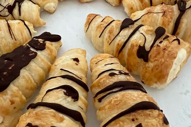 Blätterteig-Hörnchen mit Vanillecreme von partlak0| Chefkoch