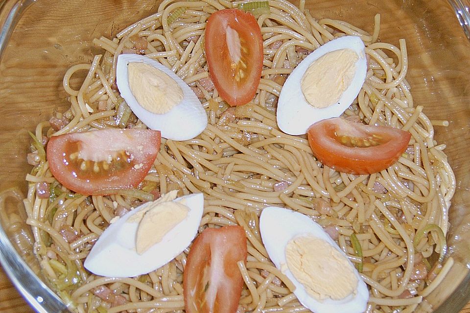 Chinesischer Spaghettisalat