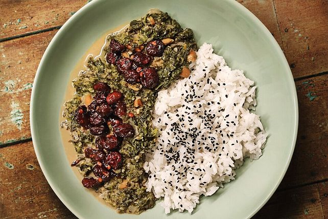 Veganer Grünkohl in Chili-Erdnuss-Sauce mit Ingwer-Balsamico ...