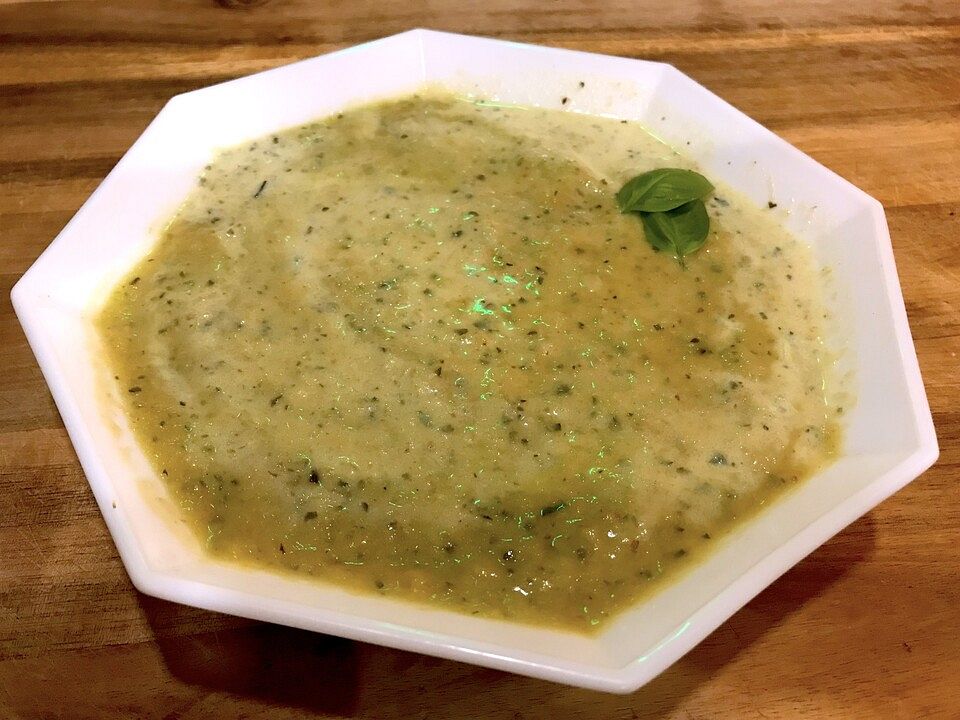 Zucchinicremesuppe von rastafabisch| Chefkoch