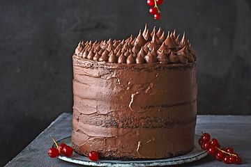 Semi-naked Chocolate Cake