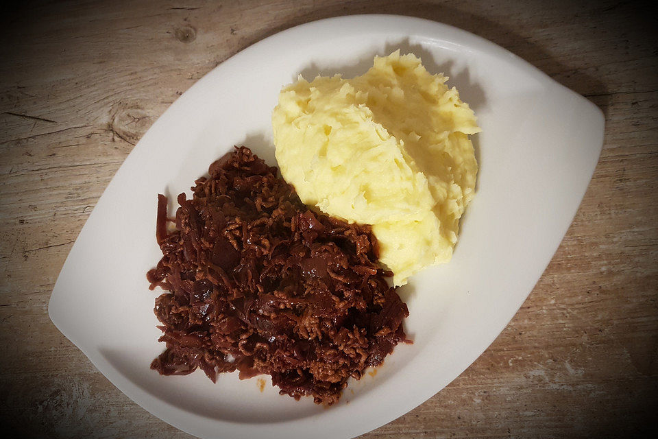 Hackfleischpfanne mit Rotkohl