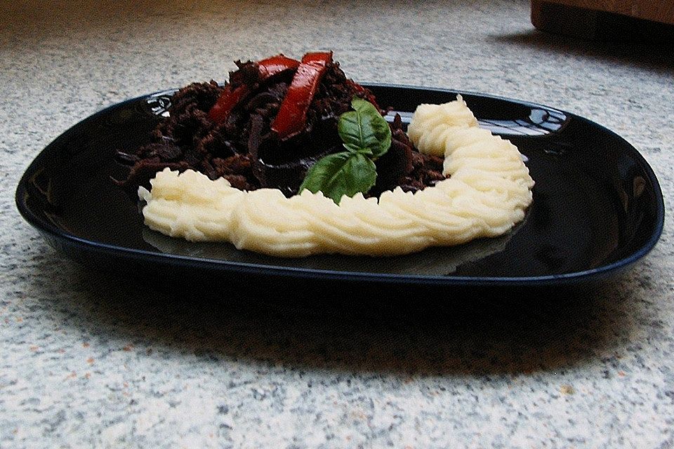 Hackfleischpfanne mit Rotkohl