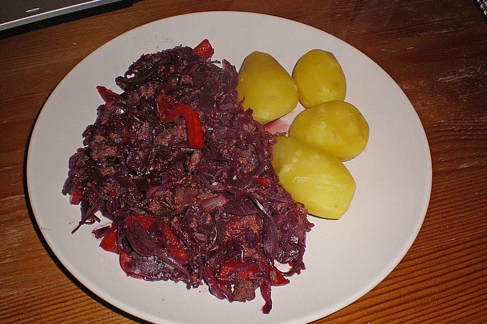 Hackfleischpfanne mit Rotkohl