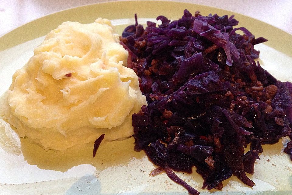 Hackfleischpfanne mit Rotkohl