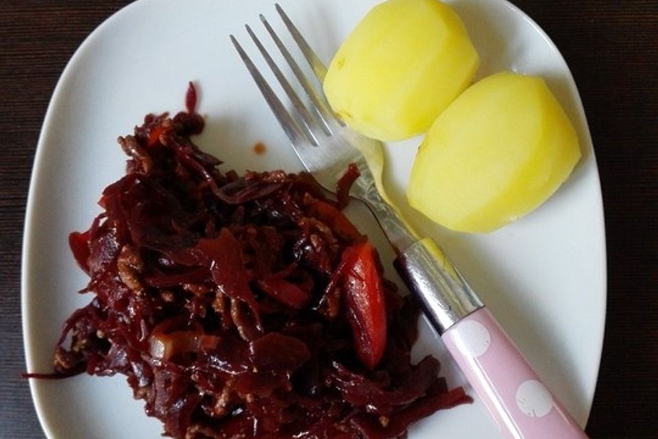 Hackfleischpfanne mit Rotkohl