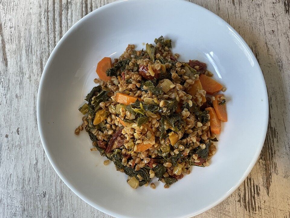 Grünkohl-Buchweizen-Topf mit getrockneten Tomaten von schnellkoechin ...