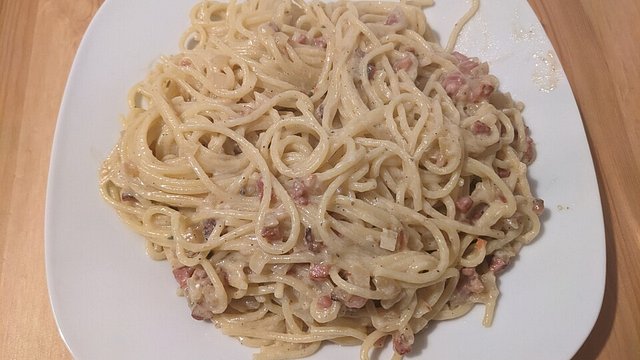 Spaghetti mit Zwiebel-Speck-Sauce von zuiko