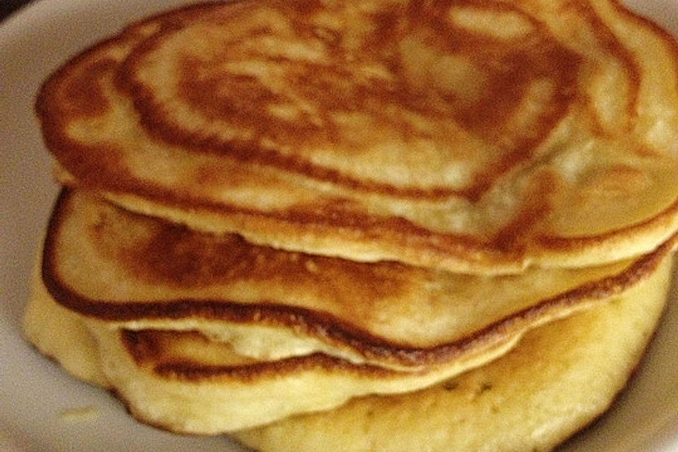 Süße Pfannkuchen mit Hefe