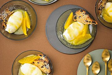 Joghurt-Lemon Curd-Mousse mit Stollen