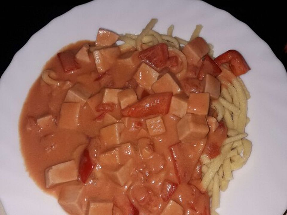 Fleischwurst in Tomaten-Schmand-Sauce von xmischelx| Chefkoch