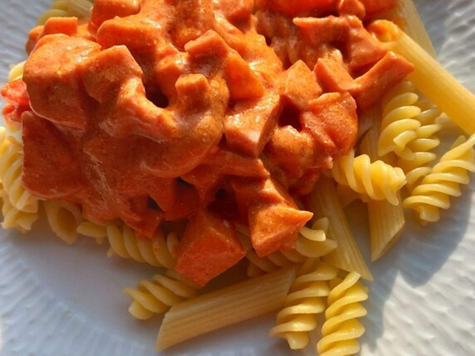 Fleischwurst in Tomaten-Schmand-Sauce von xmischelx| Chefkoch