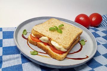 Tomate-Mozzarella-Brot