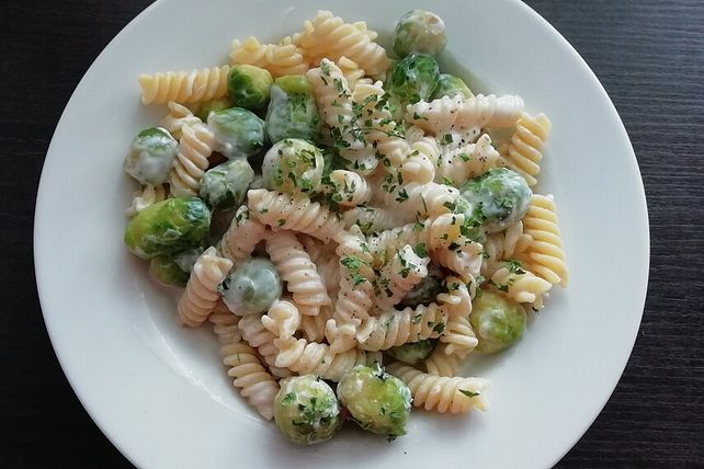 Nudeln mit Rosenkohl in Frischkäsesauce von AnKeTi| Chefkoch