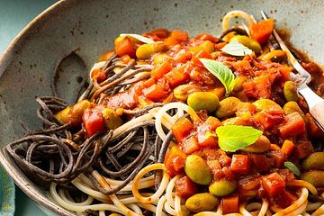 Schwarze-Bohnen-Spaghetti