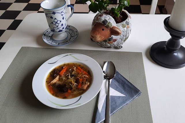 Cock-a-Leekie - Schottische Hühnersuppe mit Backpflaumen und Whisky von ...