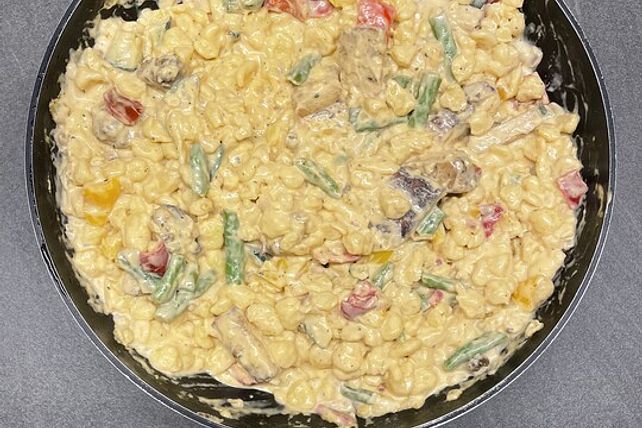 Vegetarische Spätzlepfanne mit Gemüse und Tofu von Xariki| Chefkoch