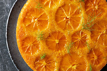 Orangen-Grieß-Kuchen mit Fenchel