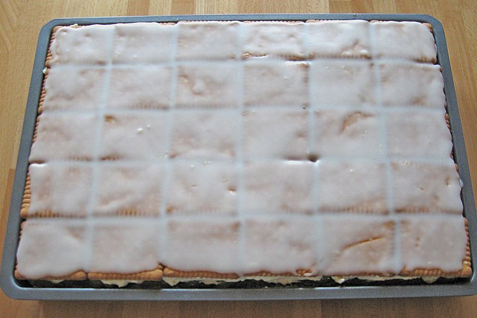 Butterkekskuchen mit Stachelbeeren